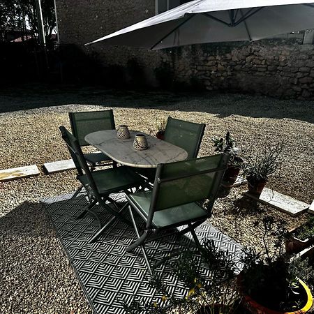Charmant T2 Atypique Proche Du Centre-Ville Miramas Exterior foto